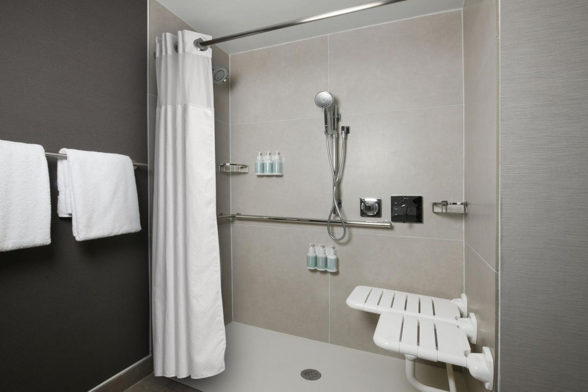 Hotel Courtyard Dallas Colinas 3*