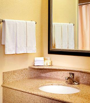 Hotel Courtyard Dallas Colinas 3*