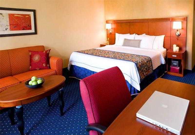 Hotel Courtyard Dallas Colinas 3*