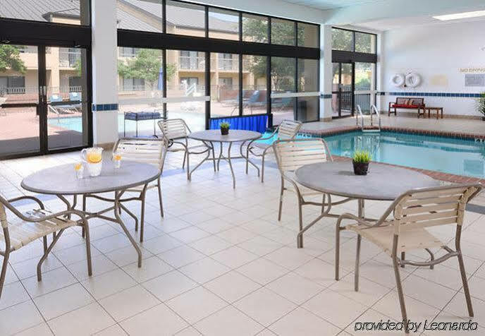 Hotel Courtyard Dallas Colinas 3*