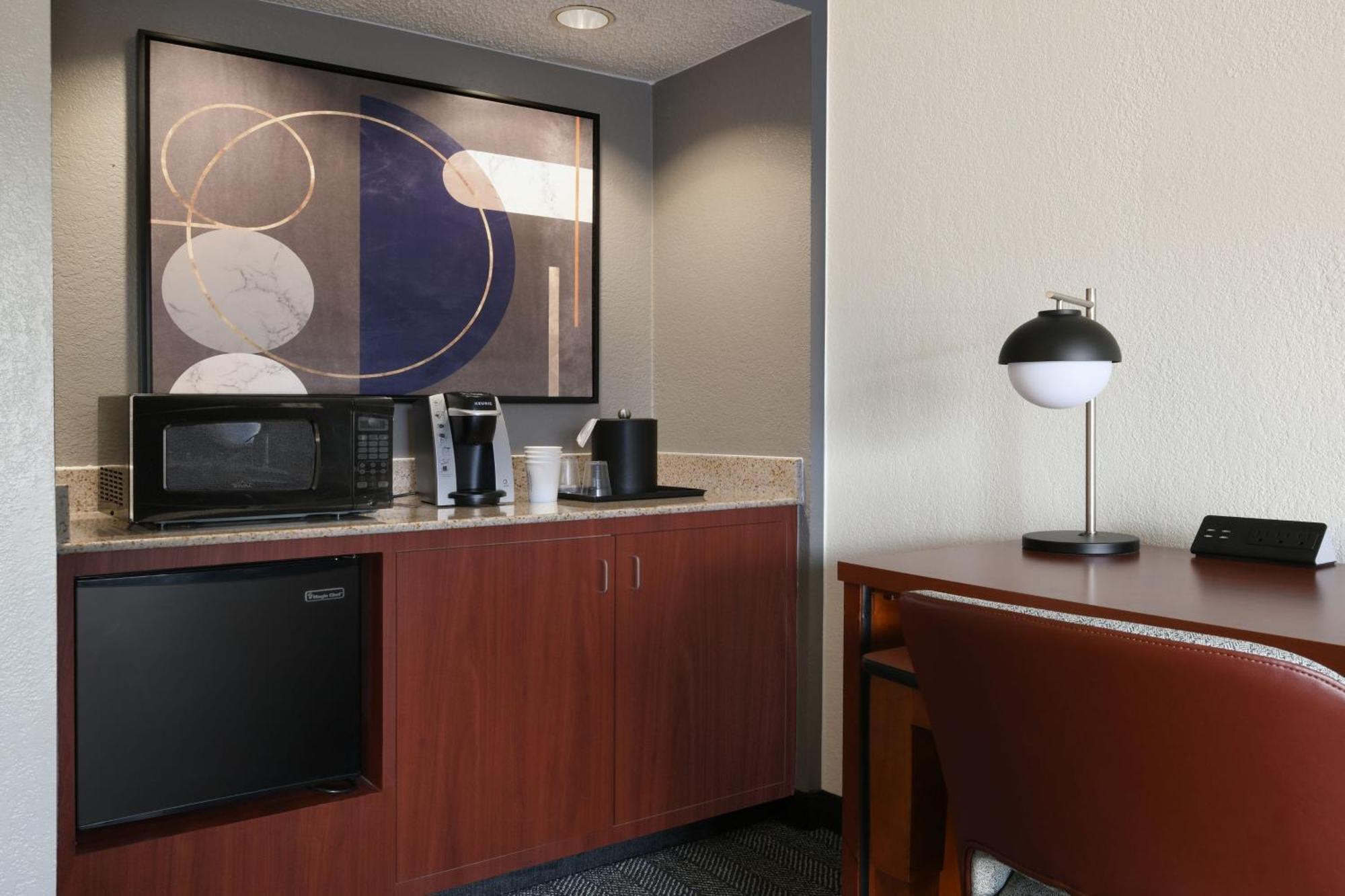 Courtyard Dallas Colinas Hotel Irving