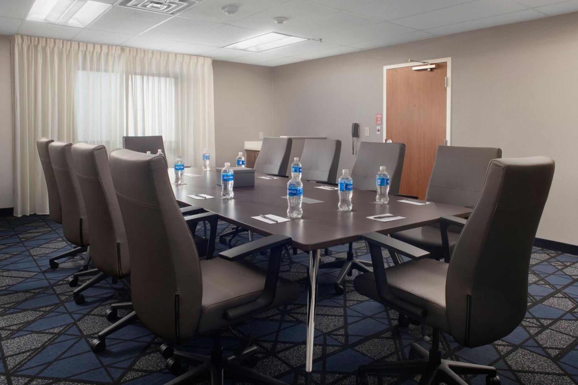 Courtyard Dallas Colinas 3*